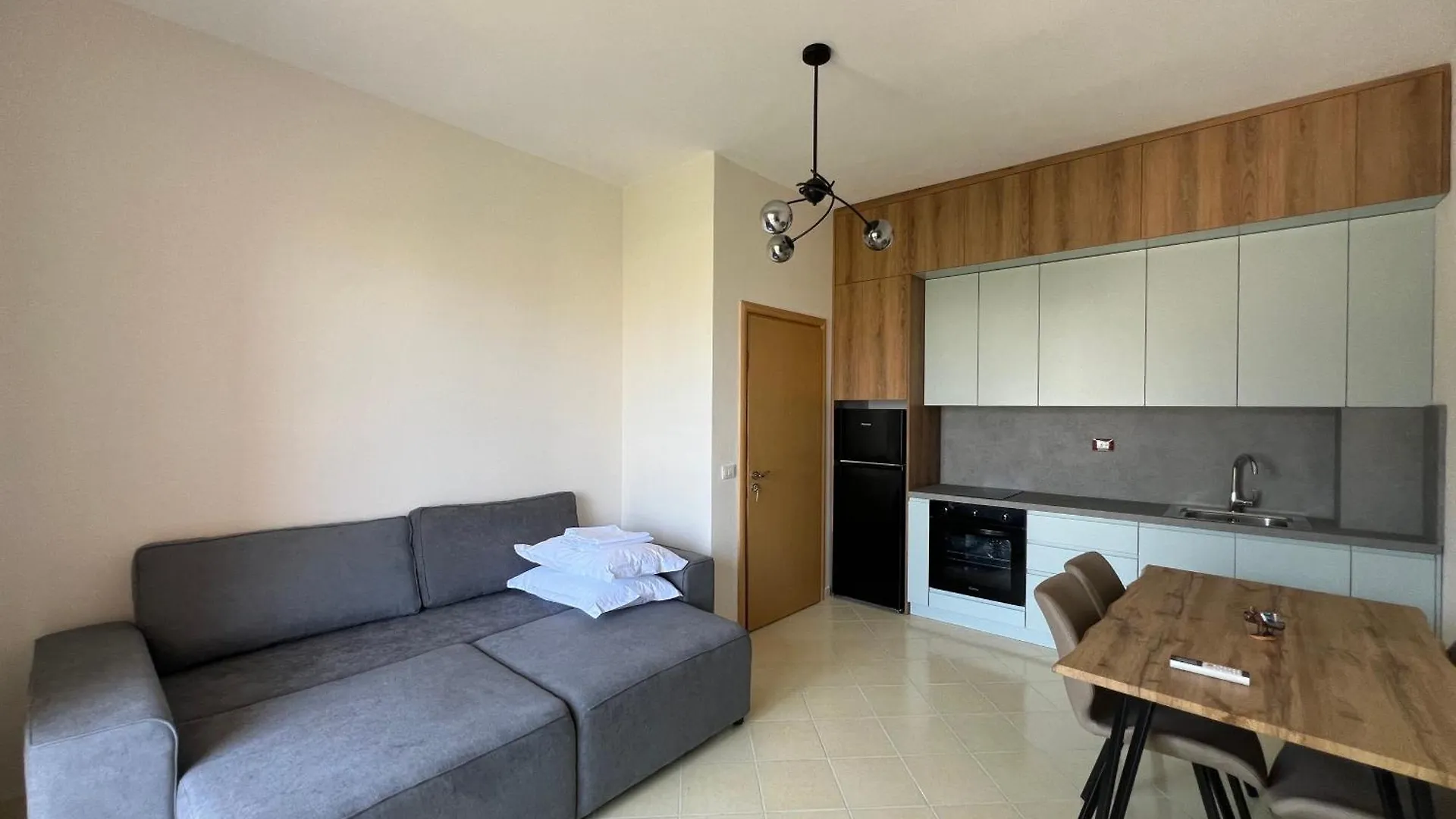 Horizon Apartments 3- 4 People Orikum