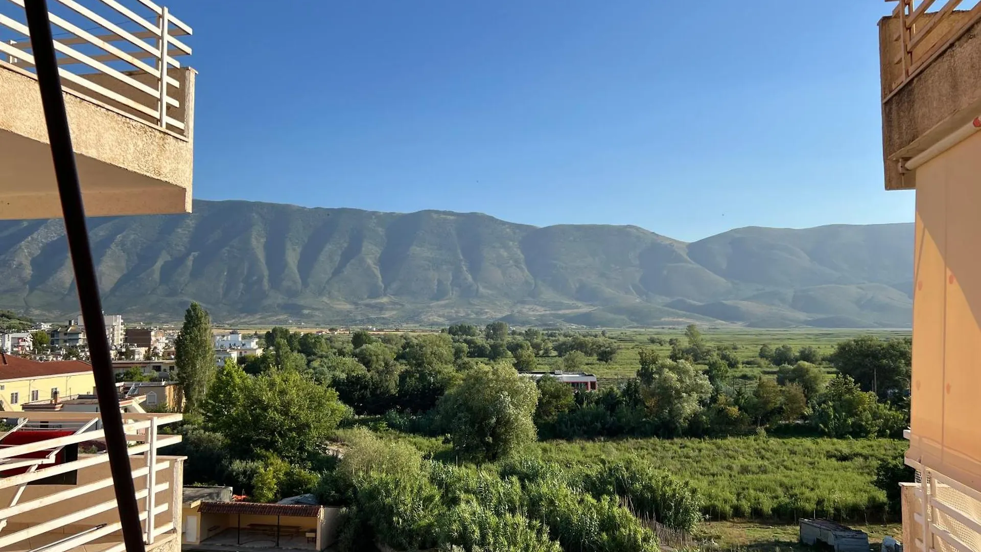 אוריקום Horizon Apartments - Sea & Mountain View -Modern & Spacious Stay אלבניה