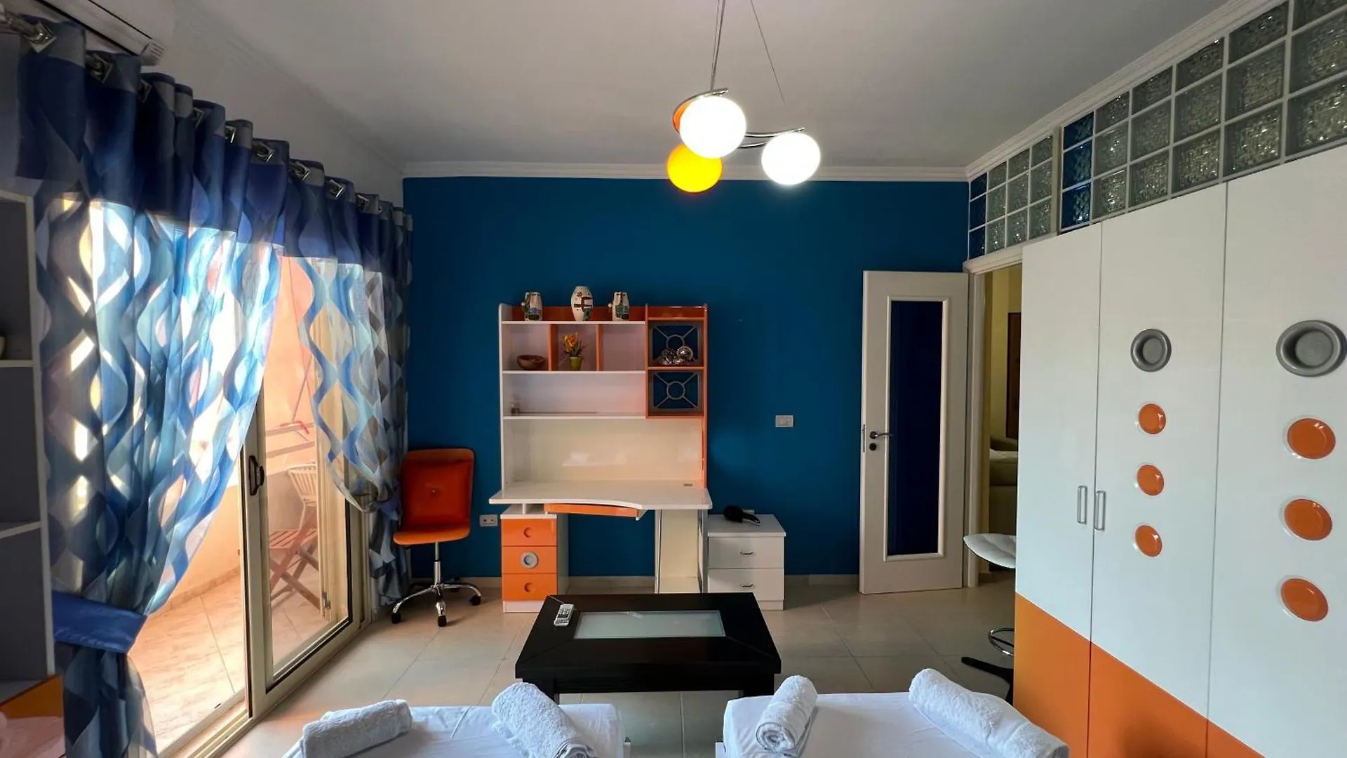 אוריקום Horizon Apartments - Sea & Mountain View -Modern & Spacious Stay אלבניה